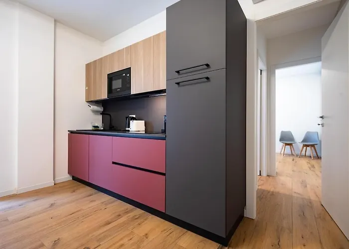 Modern Red Flat In Daire Verona